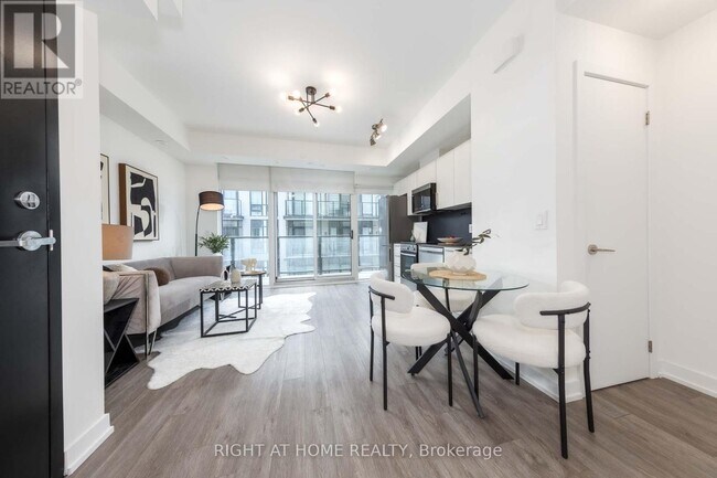 Photo du bâtiment - 871 Sheppard Ave W
