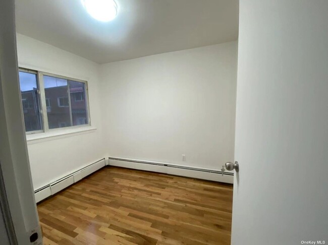 Foto del edificio - 135-37 Coolidge Ave