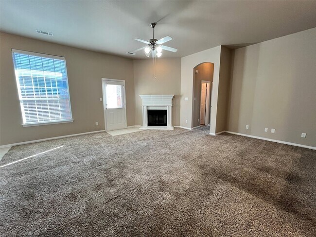 Building Photo - 1506 Poinsettia Blvd