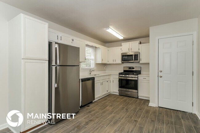 Building Photo - 175 Sumer Ln S