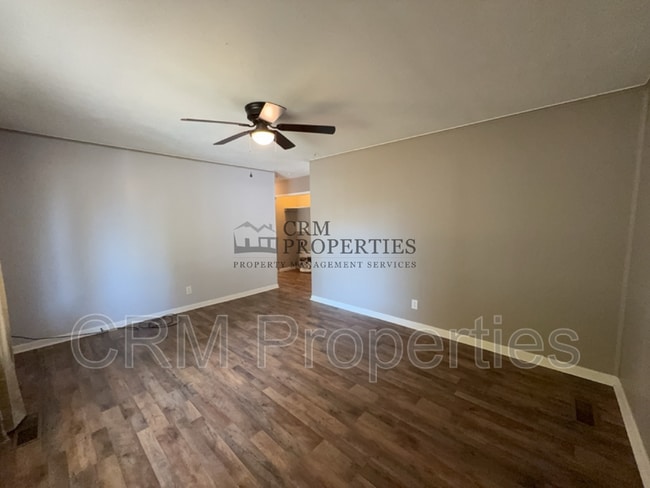 Building Photo - 1109 E Cornell Rd