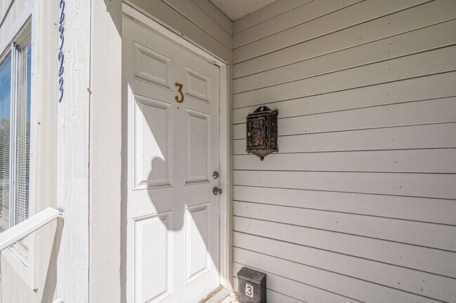 Foto del edificio - 2323 Arbor Pl