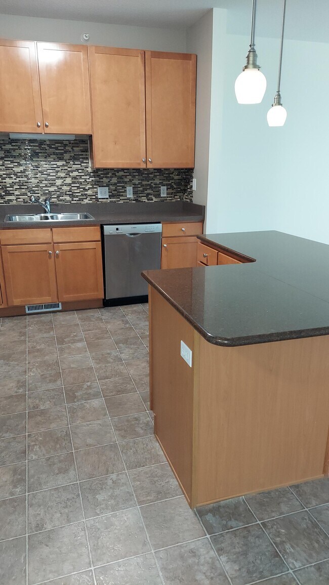 Foto del edificio - 1070 Grandview Ct NE