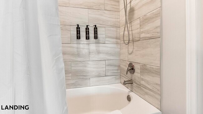 Foto del edificio - 5340 Periwinkle Hl Ave
