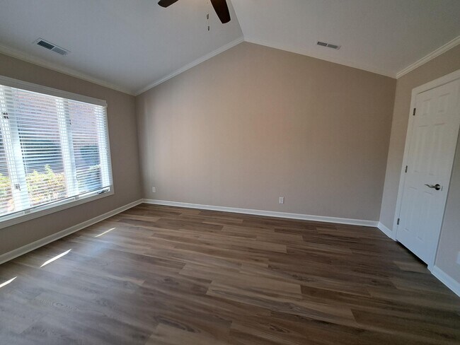 Foto del edificio - 616 Croston Dr