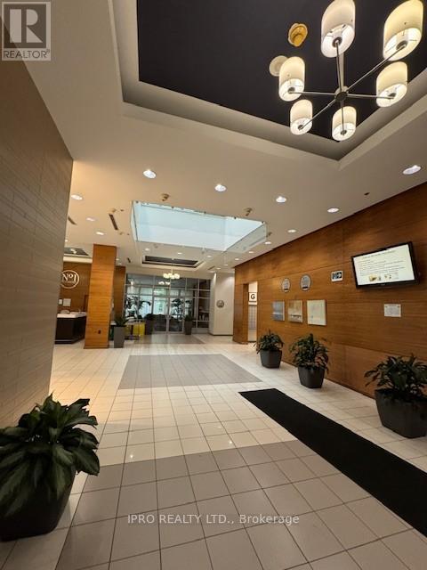 Photo du bâtiment - 33-1533 Elm Dr W