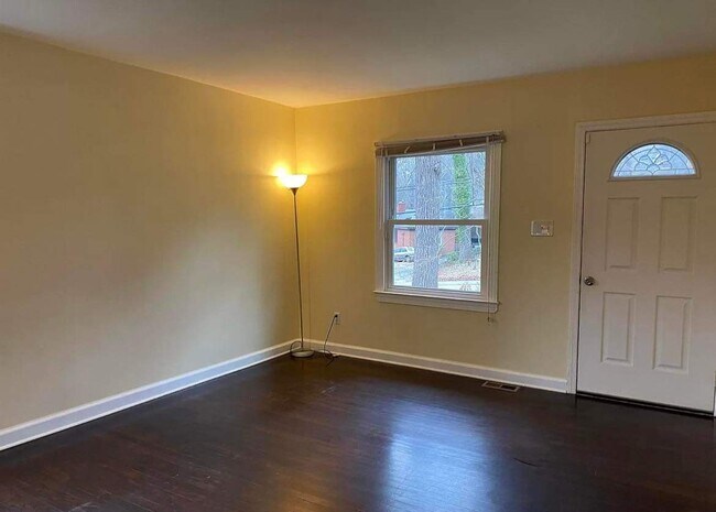 Foto del edificio - 1404 Carolina Pines Ave