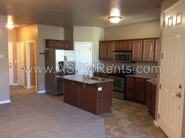 Building Photo - 6884 Burgess Dr