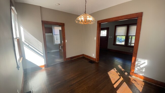 Building Photo - 2629 Lysle Ln