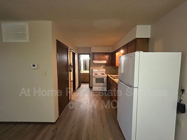 Foto del edificio - 3339 E Southern Hills Blvd