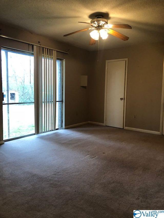 Foto del edificio - 210 Cloverleaf Dr