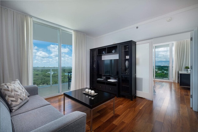 Foto del edificio - 2889 McFarlane Rd