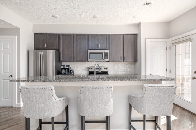 2 habitaciones, 2,5 baños, 2000 pies cuadrados, cocina - 3396-3442 Summers Gate Dr