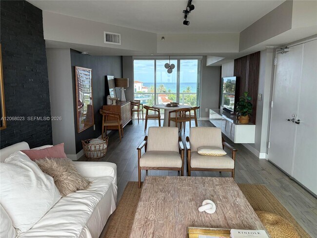 Foto del edificio - 5900 Collins Ave