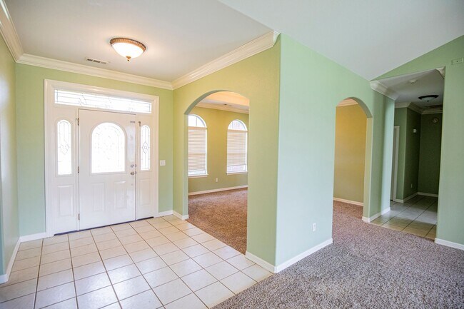 Building Photo - ***3904 Sycamore St***