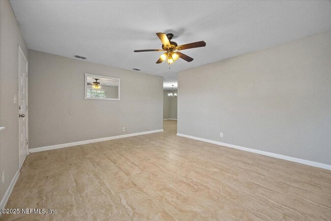 Foto del edificio - 4124 Lane Ave S