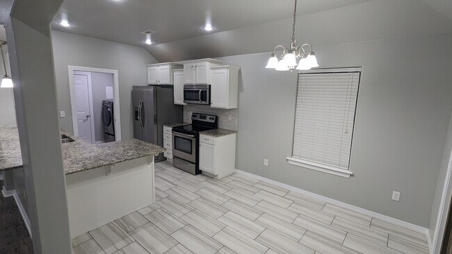Building Photo - 210 Sullivans Way