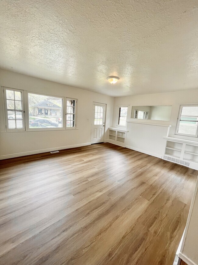 Foto del edificio - 2873 Adams Ave