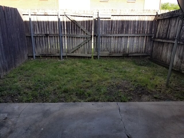 Building Photo - 620 S Rogers Rd