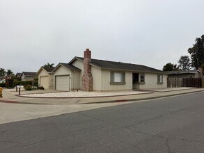 Building Photo - 745 Cedar Dr