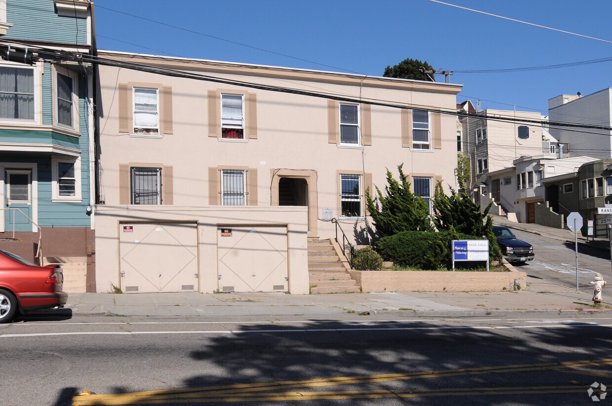 Foto del edificio - 1385 Kansas St