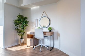 Building Photo - Maple Crest Building Photo - Maple Crest