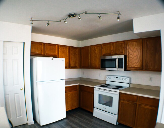 Building Photo - 1214 S Zeno Way