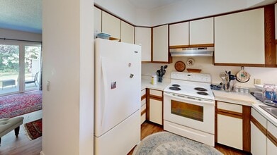 Building Photo - 205 Woodhaven Dr