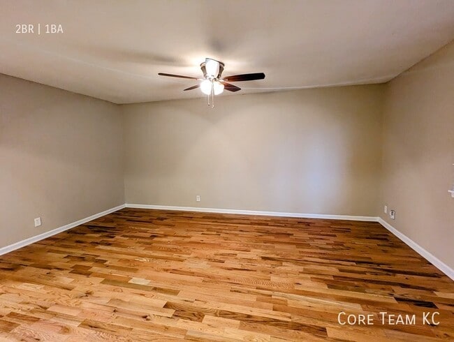 Building Photo - Top floor two bedroom