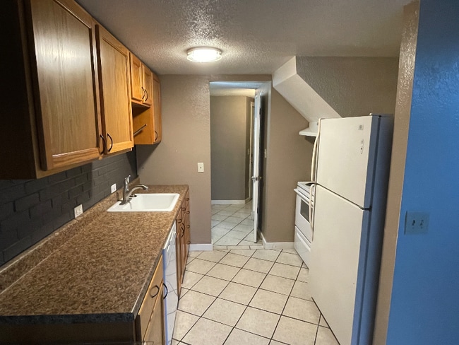 Building Photo - 1102 Laguille Ct