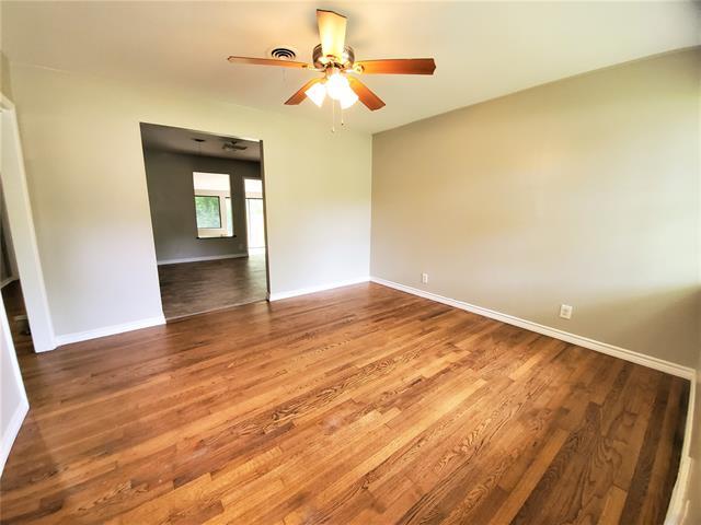Foto del edificio - 2115 Glenwood Ln