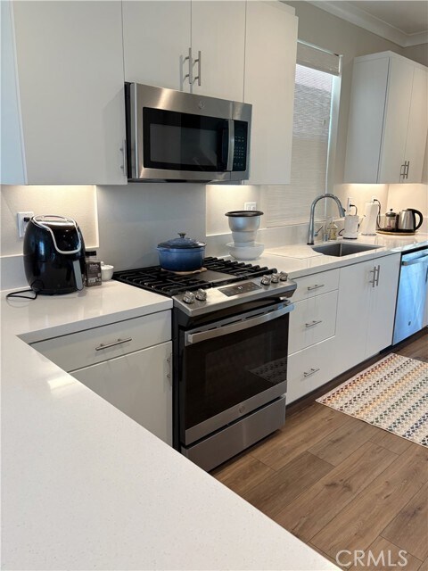 Foto del edificio - 2241 Horseback Rd