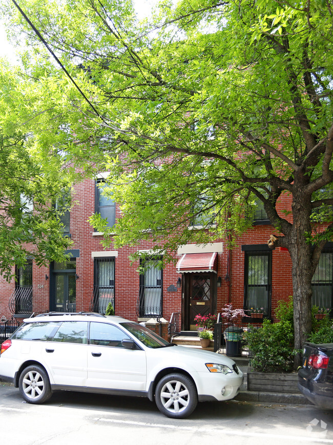 Building Photo - 532 Clinton St
