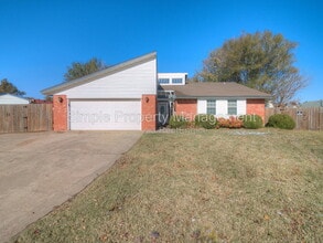 Building Photo - 3837 Sunward Cir