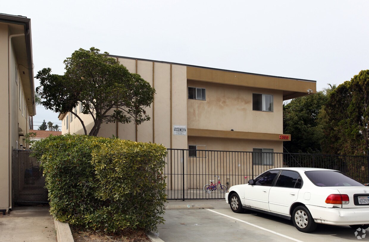 Building Photo - 3980 Mississippi St