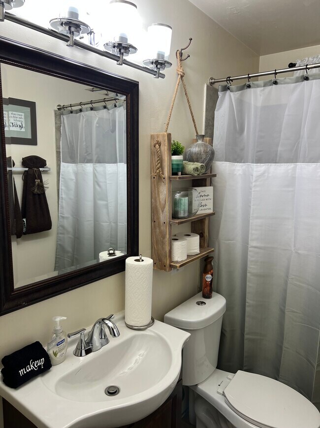 Bathroom 1 - 1312 N 6th St