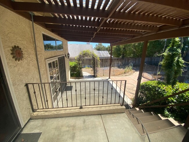 Building Photo - 4 Bed 3 Bath with Pool in Scripps Ranch!