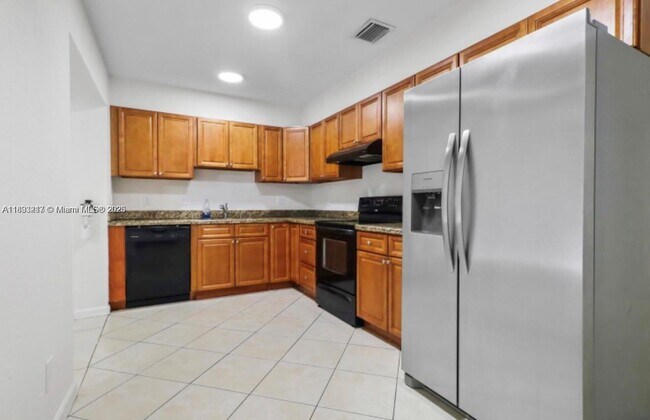 Foto del edificio - 817 SW 20th St