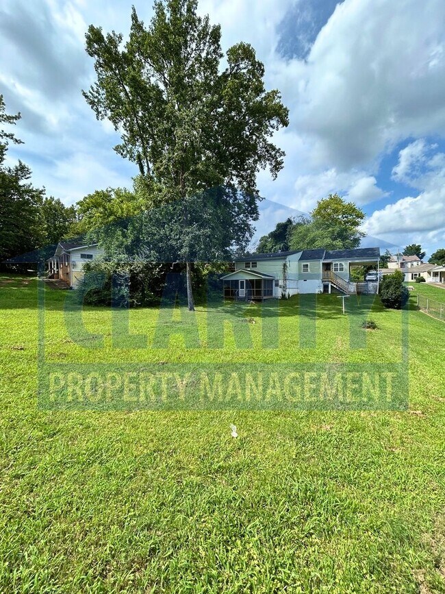 Foto del edificio - Three bedroom home in Chattanooga!