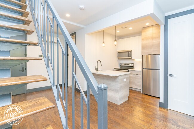 Foto del edificio - 1176 Park Pl