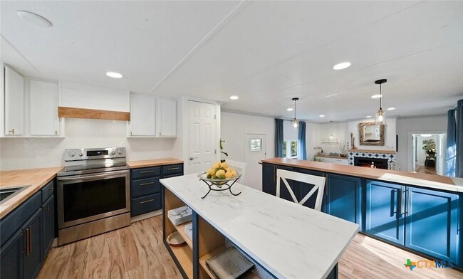 Building Photo - 1219 Songbird Dr