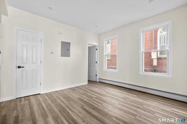 Building Photo - 81 Hungerford St