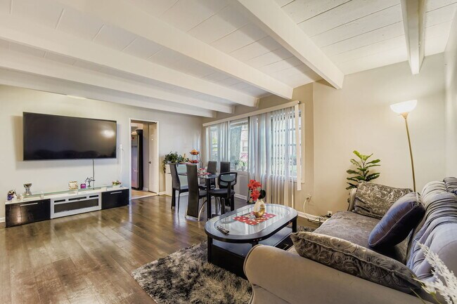 Foto del edificio - 2142 W Rosemont Ave
