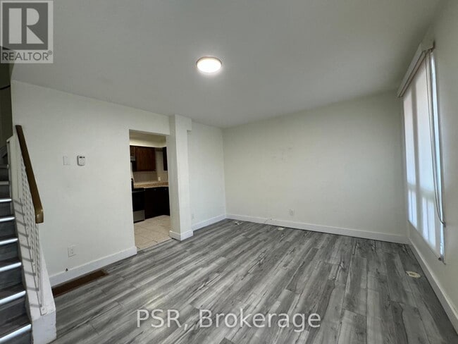 Building Photo - 2 Blackthorn Ave