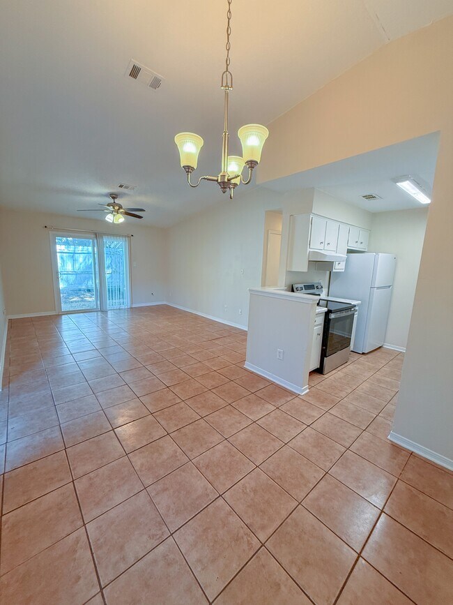 Foto del edificio - 8390 Country Walk Dr