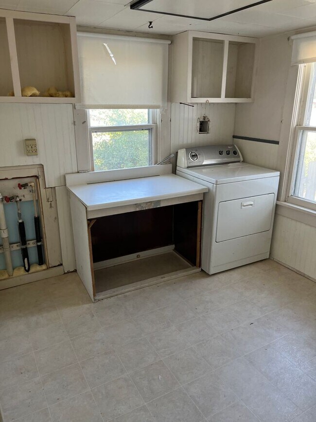 Foto del edificio - $1025 - 3 bed 1 bath - Single Family Home