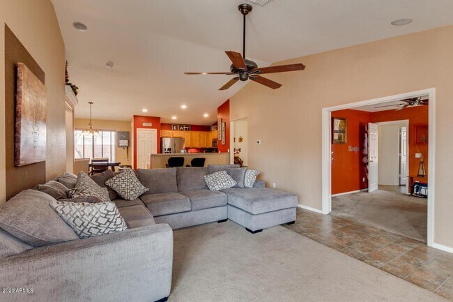 Foto del edificio - 1771 E San Xavier Dr