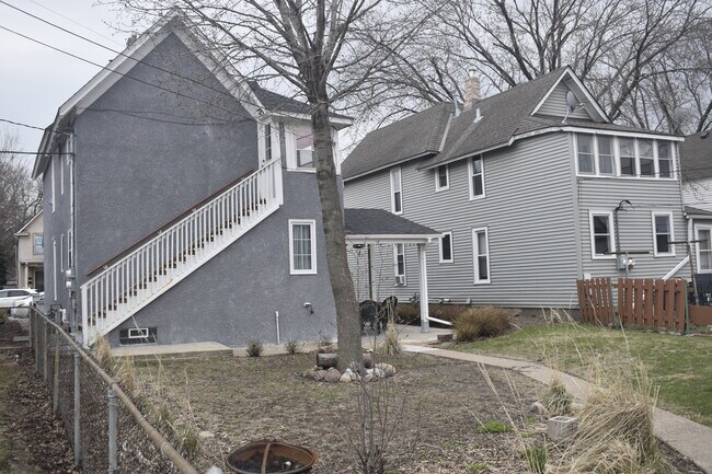 Building Photo - 2636 Grand St NE