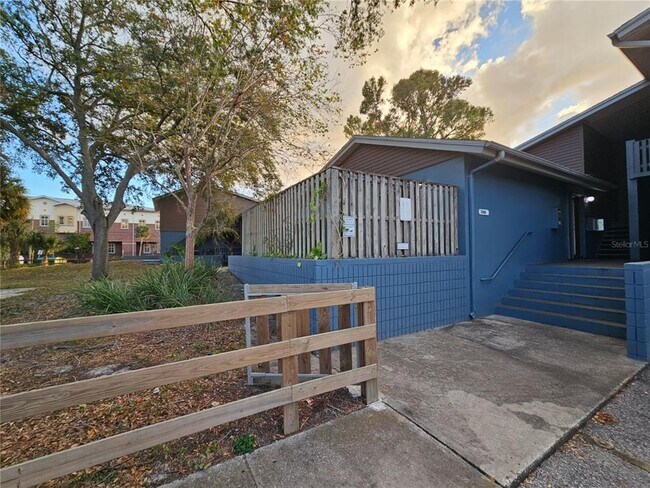 Building Photo - 7610 W Powhatan Ave