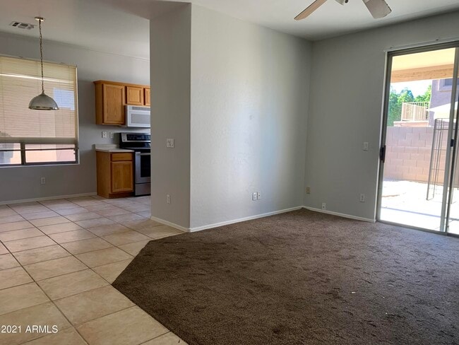 Building Photo - 16906 S Cedarwood Ln